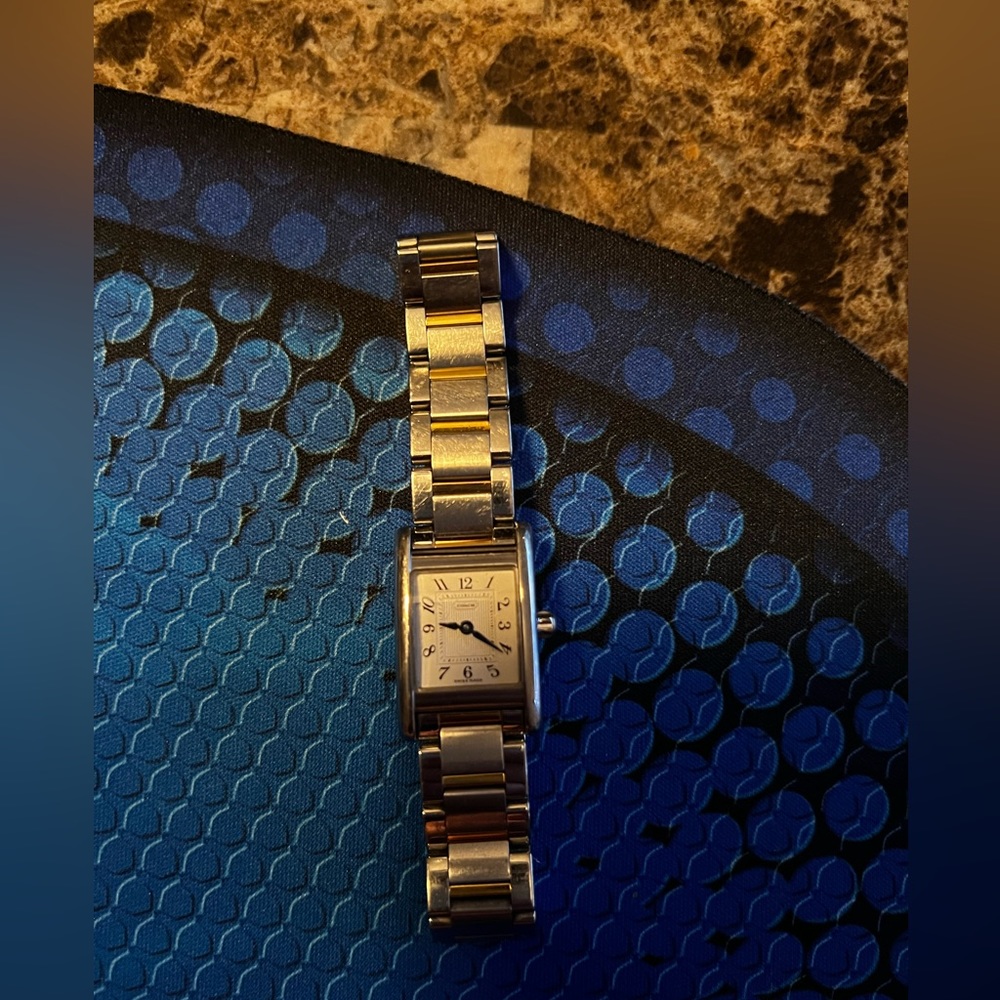 Women’s coach watch